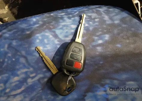 2017 Toyota Corolla Le z USA, uszkodzony, nr VIN 2T1BURHE9HC863687